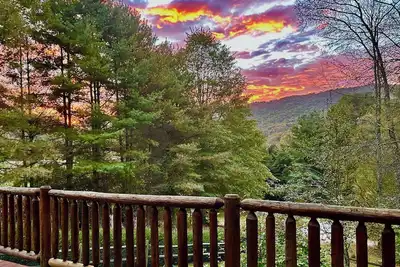 Image de 5-min to Boone & Valle Crucis, Mountain Views, Dogs, Fire Pit