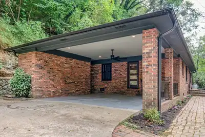 Image de 3 bedroom Artisan home in charming Marshall