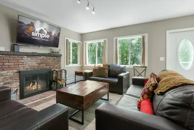 Image de Cozy 3br Retreat Near Killington Resort – Fireplace, Views, Pet Friendly