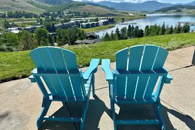 Image de Mountain Modern Retreat, Walkable, Waterfront, Ski