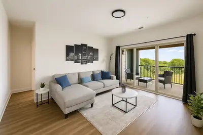 Image de Stylish Condo | 3 Bedroom + Pool Table