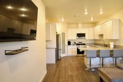 Image de 2-bedroom guesthouse in Riverside. Centrally located near Cbu, Parkview and 91fwy