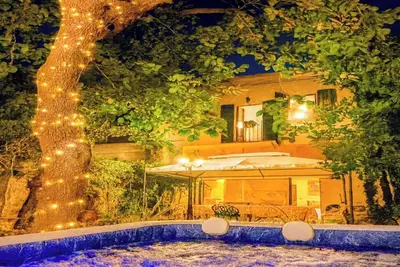 Image de Leonardo House Pisa Garden Center Whirlpool Pool