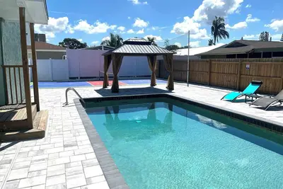 Image de Pickleball Court | Pool | Game Room