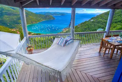 Image de New Listing: Spacious 1 Bedroom Villa, Magnificent Views, 5 Mins To Beaches