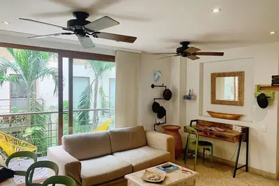 Image de New Cozy 2 Bd in the heart os historical center