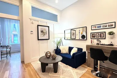 Image de Modern 1br Near Ppac & Riverwalk • Ideal for Conventions & Campus Visits