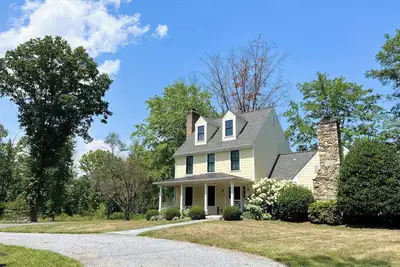 Image de Welcoming farmhouse on 10 quiet acres ~10 min from Middleburg