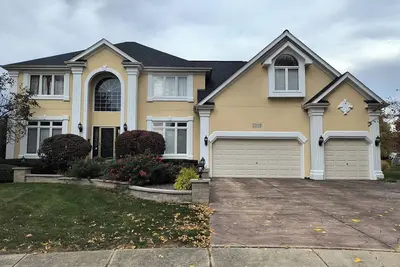 Image de Spacious Comfort with Warm Hospitality — Attentive Yet Unobtrusive Host Support