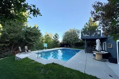 Image de Amazing 3br guest house with office & pool. Very Private and Quiet Neighborhood!