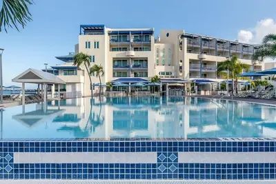 Image de Flamingo Beach by Hilton: Oceanfront Resort, Pools & Spacious Studios To Relax!