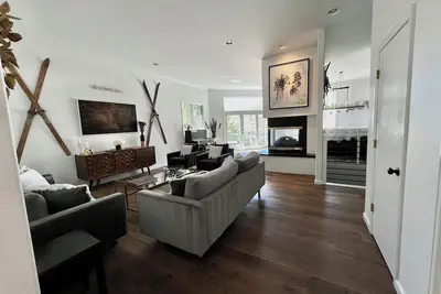 Image de Basketball Court, Gym, Climbing Wall-6000sqft for multiple families in Eagle Vail