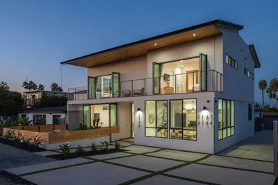 Image de Steps to Sand · Luxe Oceanview · Rooftop Spa & Bar