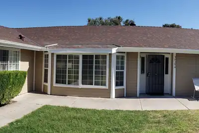 Image de Terrific 10-bedroom 6 bath villa with 14 bed in Coarsegold