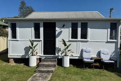 Image de Fisherman's Cottage - Walk to Pub, Club and River!