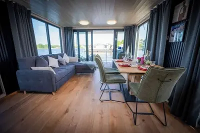 Image de Dreamlike & stylish: Houseboat Brino Woma D13