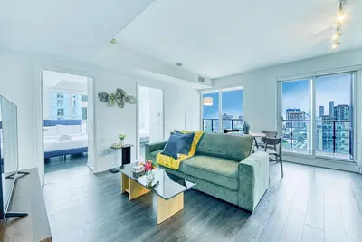 Image de RivetStays | The Jarvis Exclusive Suite – 3 Bedroom Condo
