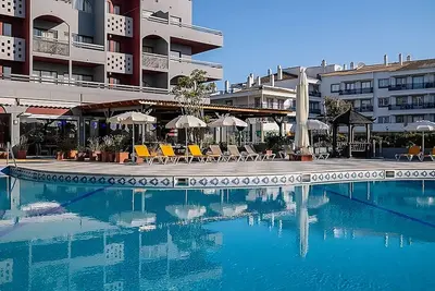 Image de Comfort and Convenience! Spacious and Fully-furnished 1br Close to Oura Beach!