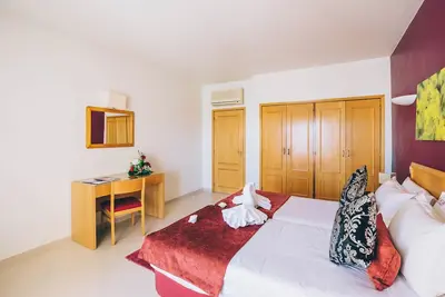 Image de Spacious Family Apt w/ Kitchenette and Pool Access – Near Golf Courses & Beach