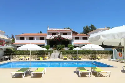Image de 2 Units | Unwind in Style at Your Peaceful Portuguese Coastal Sanctuary