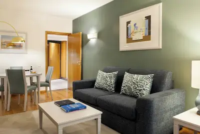 Image de Relax at Altis Suites! 3 Spacious Units, Kitchenettes Included, Pets Allowed!