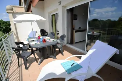 Image de Villa-style Getaway: Apartments w/ Terrace/Balcony, Kitchen, Seasonal Pool & Bbq