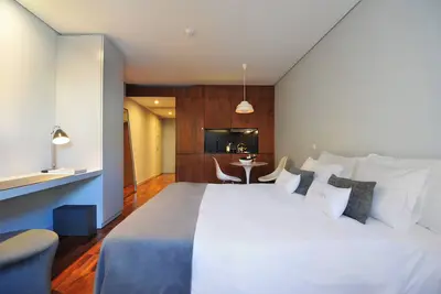 Image de Relaxing Getaway Awaits, 2 Modern Units, Prime Location, Altis Prime, Pets Ok