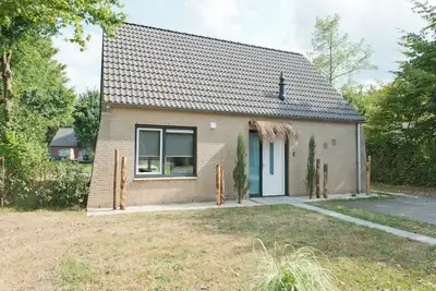 Image de Villa Wellness Retreat 2: Cozy house with Sauna & Jacuzzi, near the woods!