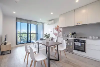 Image de Serene 2br2ba  Apt  in Parkville Pool Gym Parkin