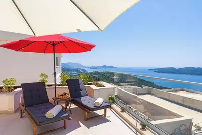 Image de Villa Verdeluxe charming 4-bdrm house with gym and pool in serene Orašac