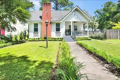 Image de Relaxed Stylish Cottage 5 min drive from downtown in Mobile
