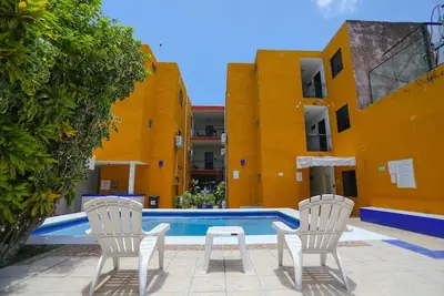 Image de 4 Units | City & Beach Getaway | Poolside Stay Near Hotel Zone & Local Markets
