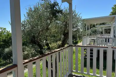 Image de Mobil-home 'Camping Belsito Evo Maxi 514' avec piscine partagée, Wi-Fi et climatisation