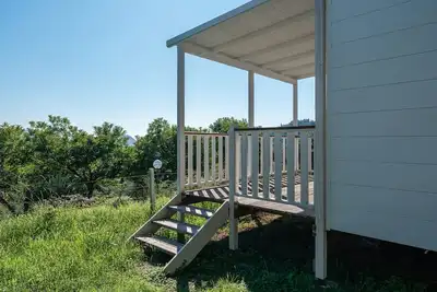 Image de Mobil-home 'Camping Belsito Evo Medium 513' avec piscine commune, Wi-Fi et climatisation