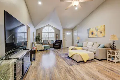 Image de Charming & Spacious Patio Home close to Charlestown State Park & River Ridge