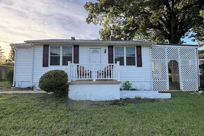 Image de Welcome to Mini Meadows, a cozy two bedroom home in the country