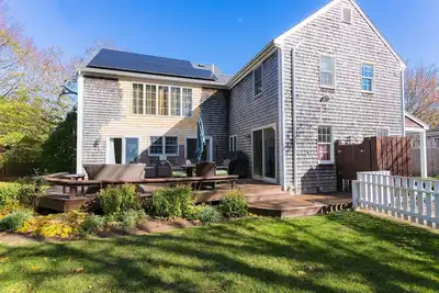 Image de Edgartown Escape – Walk to Beach & Downtown