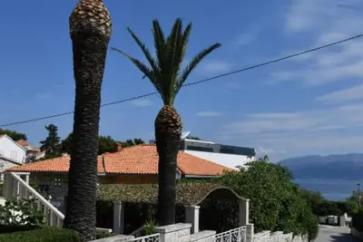 Image de Apartments Near Sea Supetar - Two Bedroom Apartment with Balcony and Garden View