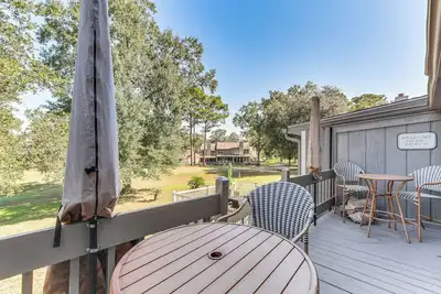 Image de Inviting Home w/ Golf Course View in Diamondhead!