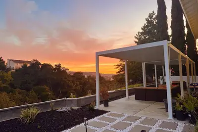 Image de Beautiful Hillside Retreat w/ sunset views near Disneyland