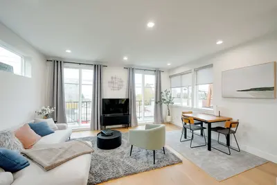 Image de Modern West Seattle Home with View, 3bed, 2. 5bath, Ac, 2Parking, Ev charging