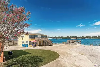 Image de Eagles Nest #4 At The Villas, A Cozy Efficiency. Beautiful Views Of False River.