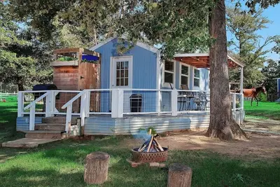 Image de Pixie's Porch Tiny Home