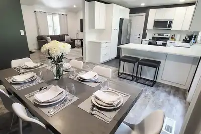 Image de Newly remodeled home on 2 acres. Close to Mt Baker Ski Area, Bellingham & Canada!