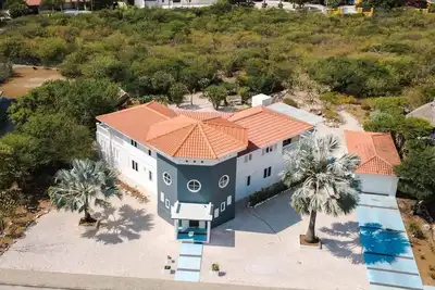 Image de Luxury spacious ocean view villa with a gorgeous private pool.