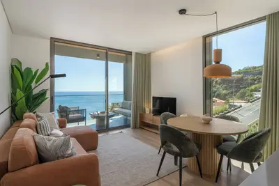 Image de Calheta Hills Iii - Retraite moderne avec vue sur la mer