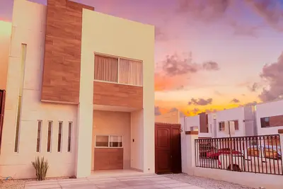 Image de Sunset House in private property w/Alberca; 5 min Airport and Consulate