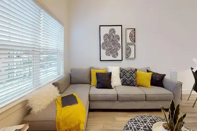 Image de Charming 2-bedroom apartment close to Ryder Cup in Farmingdale with Parking