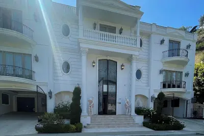 Image de Luxurious 5-bedroom villa with Ac, fitness room in Beverly Hills