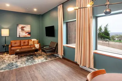 Image de Lake View Queen Suite - Spectacular Views of Lake Superior